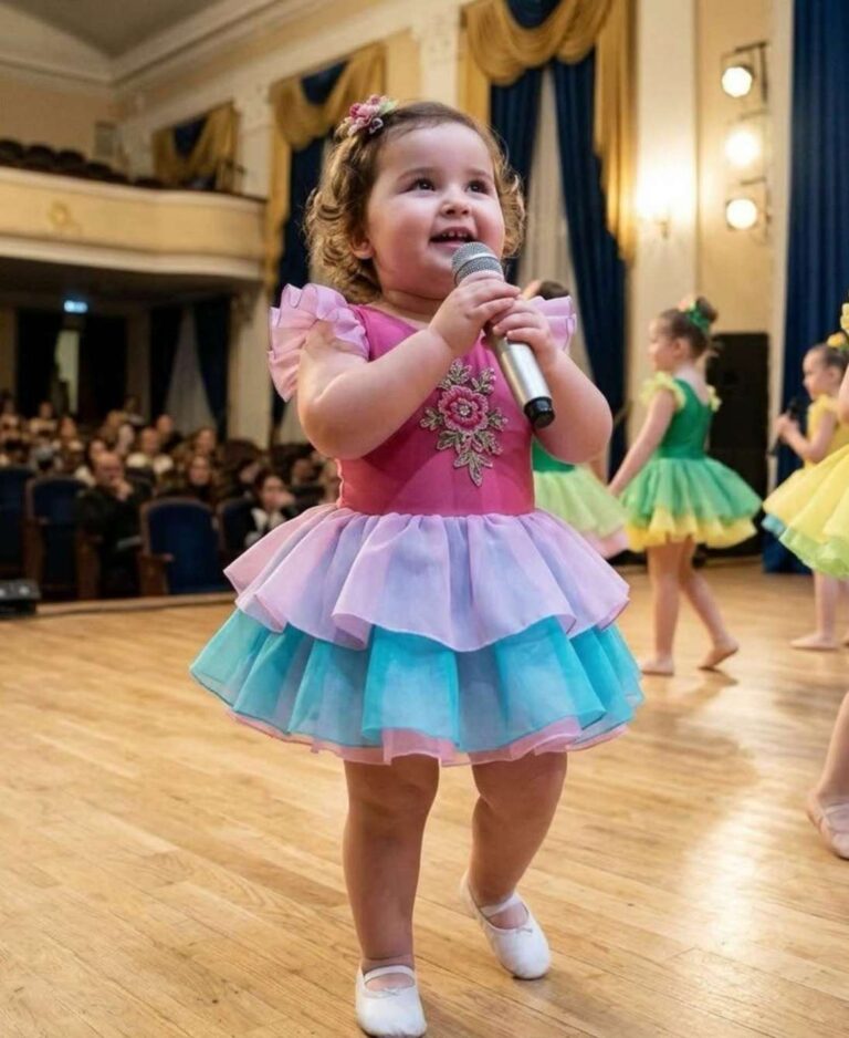 Simon Cowell sokkot kapott! Egy apró táncoslány meghódította az America’s Got Talent zsűrijét
